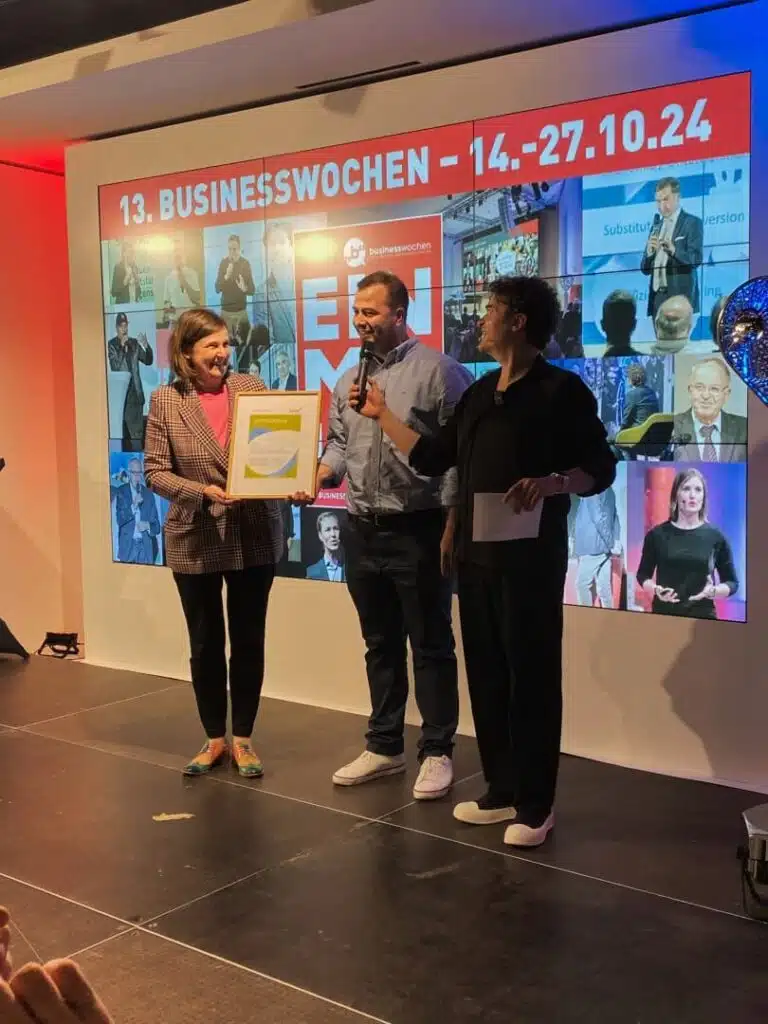 Preisverleihung Böblinger Businesswochen 2024 · Alt-Text: „Valentin Ege (Vorstand DBI) bei der Preisverleihung der Böblinger Businesswochen 2024